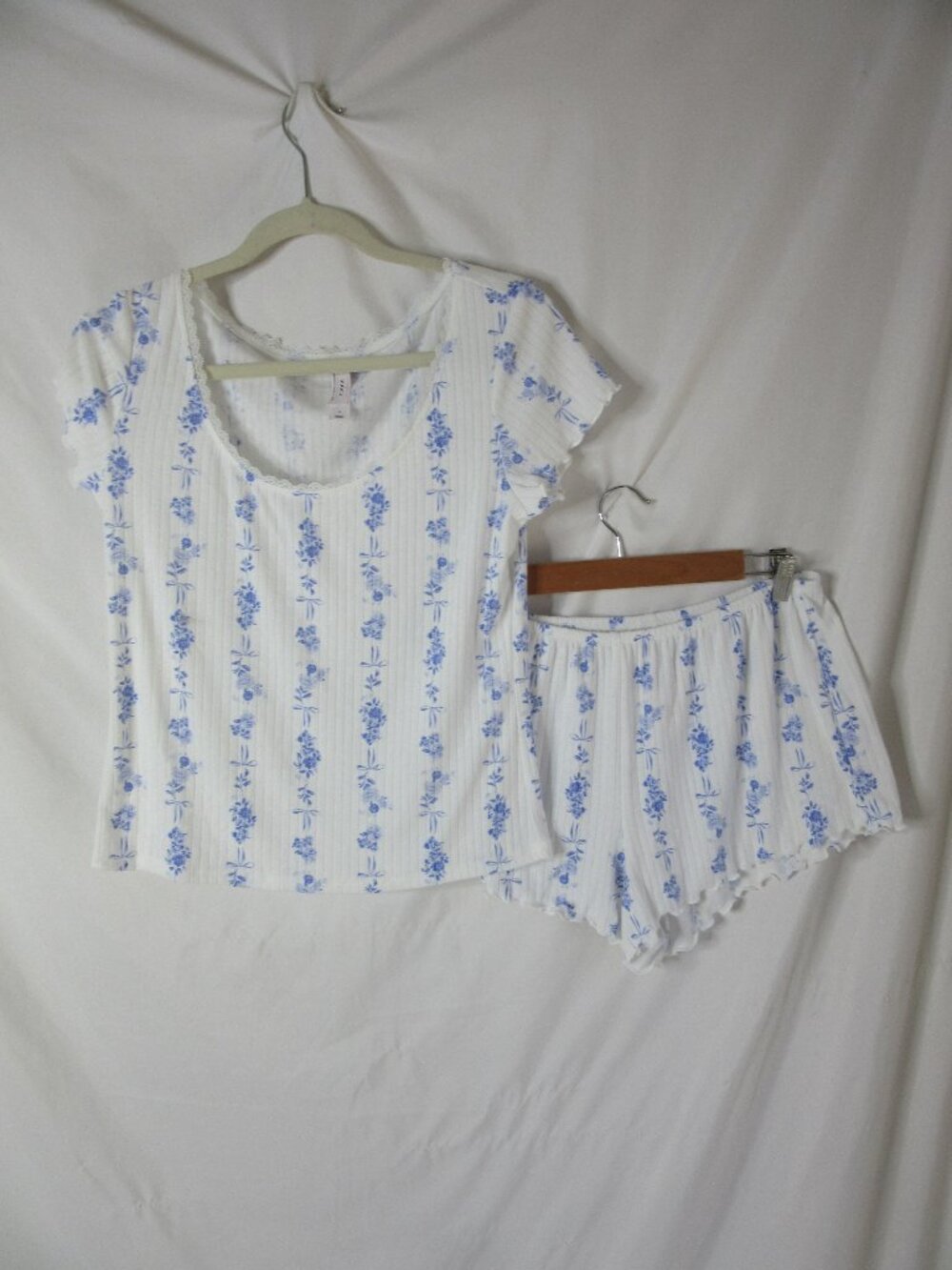 Wild Fable Pajama Set Shorts and Tee Knit White China Blue Lace Size Medium NWT